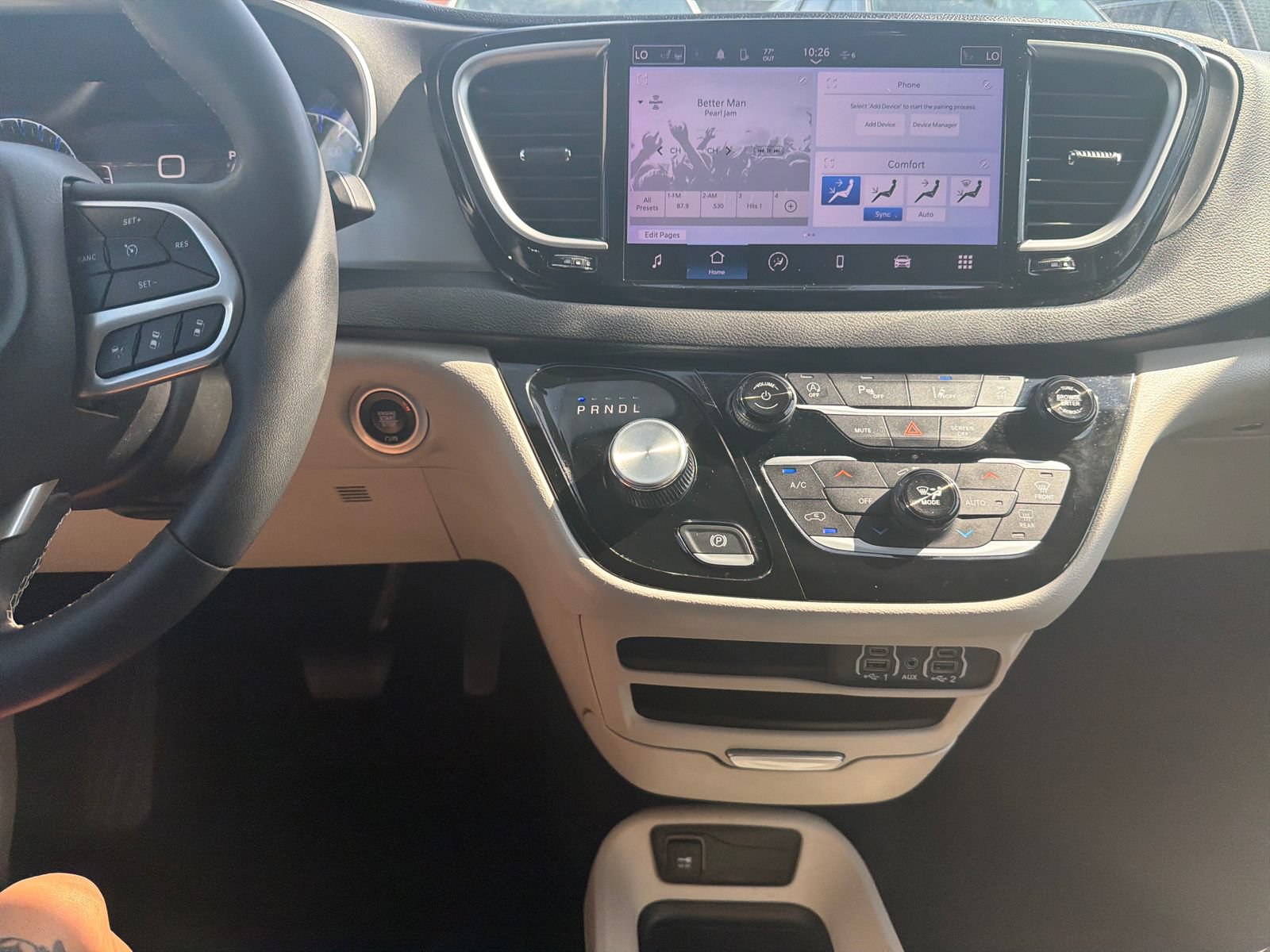 Used 2023 Chrysler Pacifica Touring-L FWD image 28