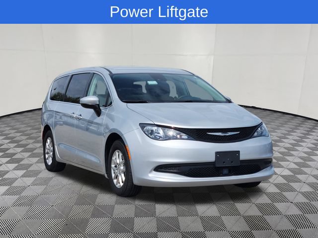 Used 2023 Chrysler Voyager LX FWD image 2