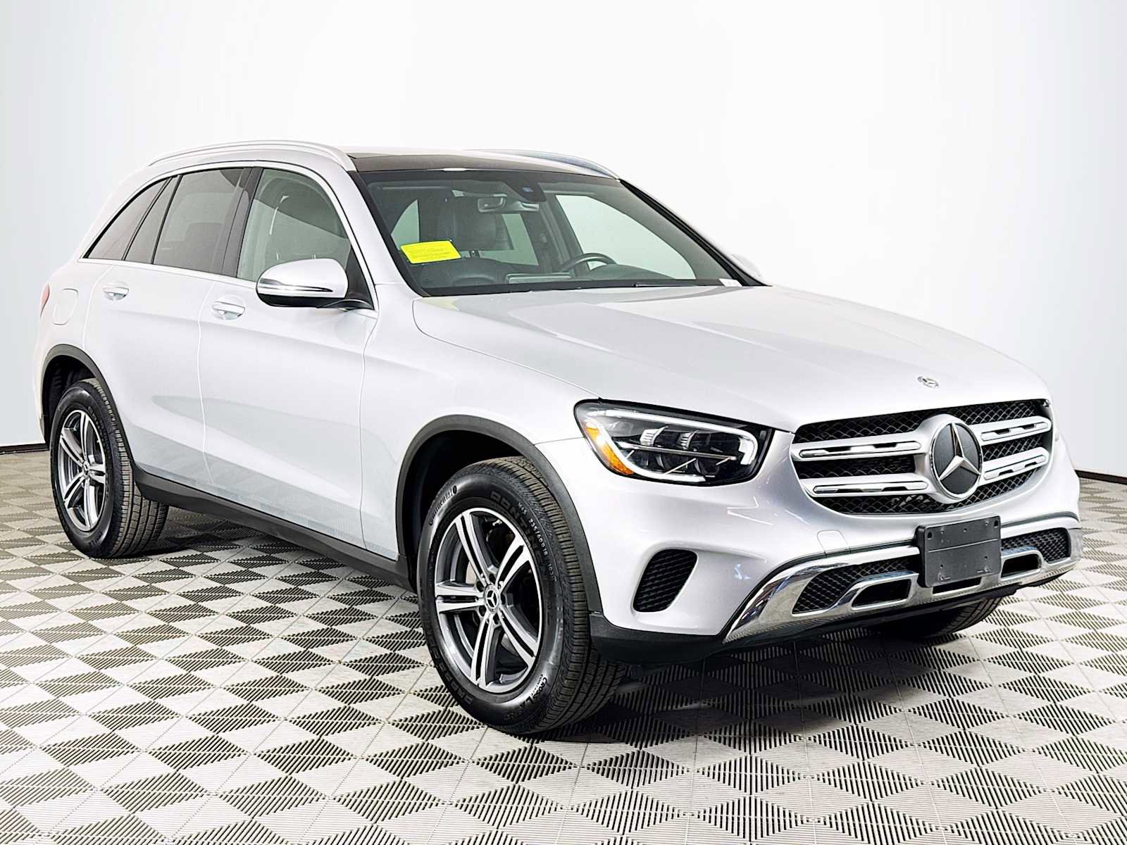 Used 2020 Mercedes-Benz GLC 300 4MATIC image 3