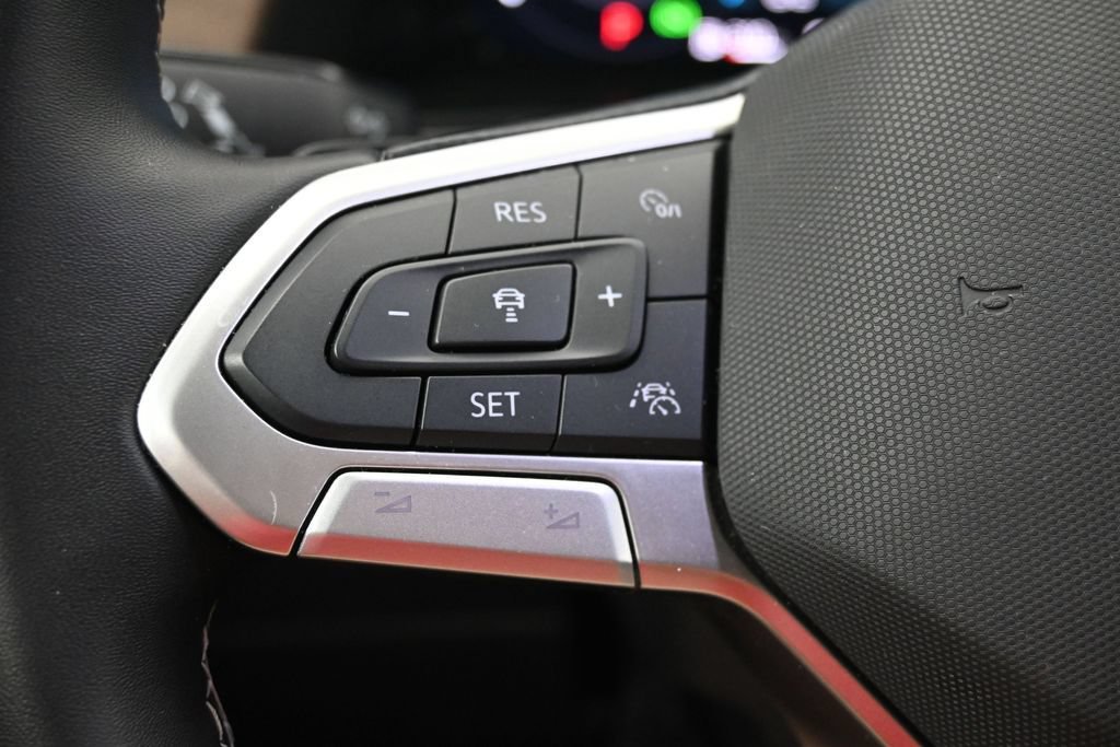 Used 2025 Volkswagen Atlas SE FWD image 7