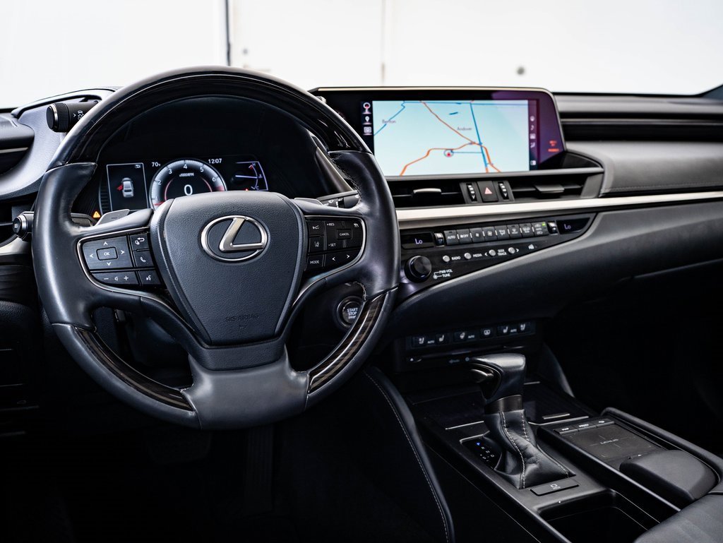 Certified 2019 Lexus ES 350 w/ Accessory Package 2 image 4