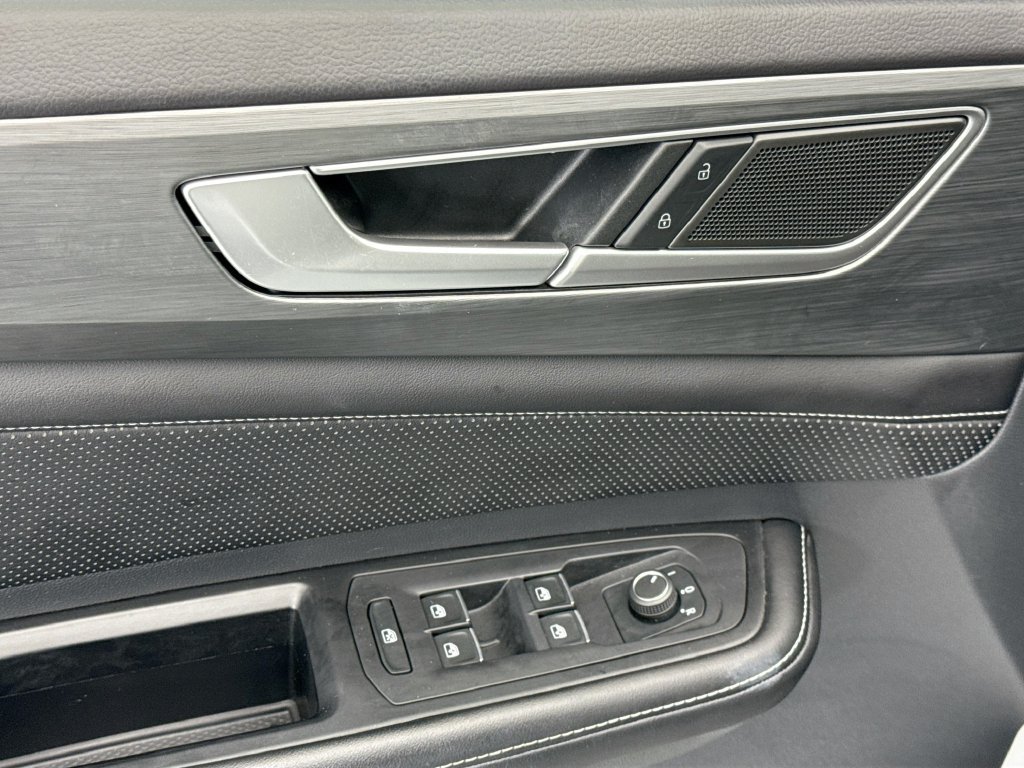 Used 2024 Volkswagen Atlas Cross Sport SE FWD image 21
