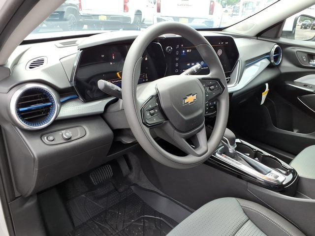 New 2026 Chevrolet Trax LT w/ LPO, Blackout Package FWD image 11