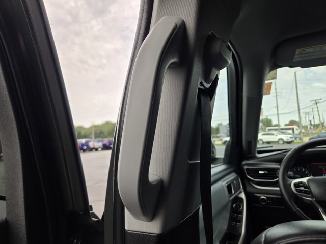 Used 2024 Ford Explorer XLT w/ Equipment Group 202A AWD/4WD image 29