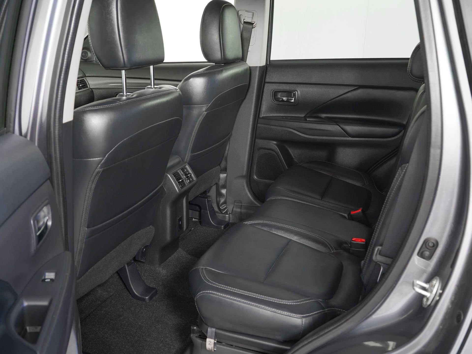 Used 2020 Mitsubishi Outlander SEL image 14