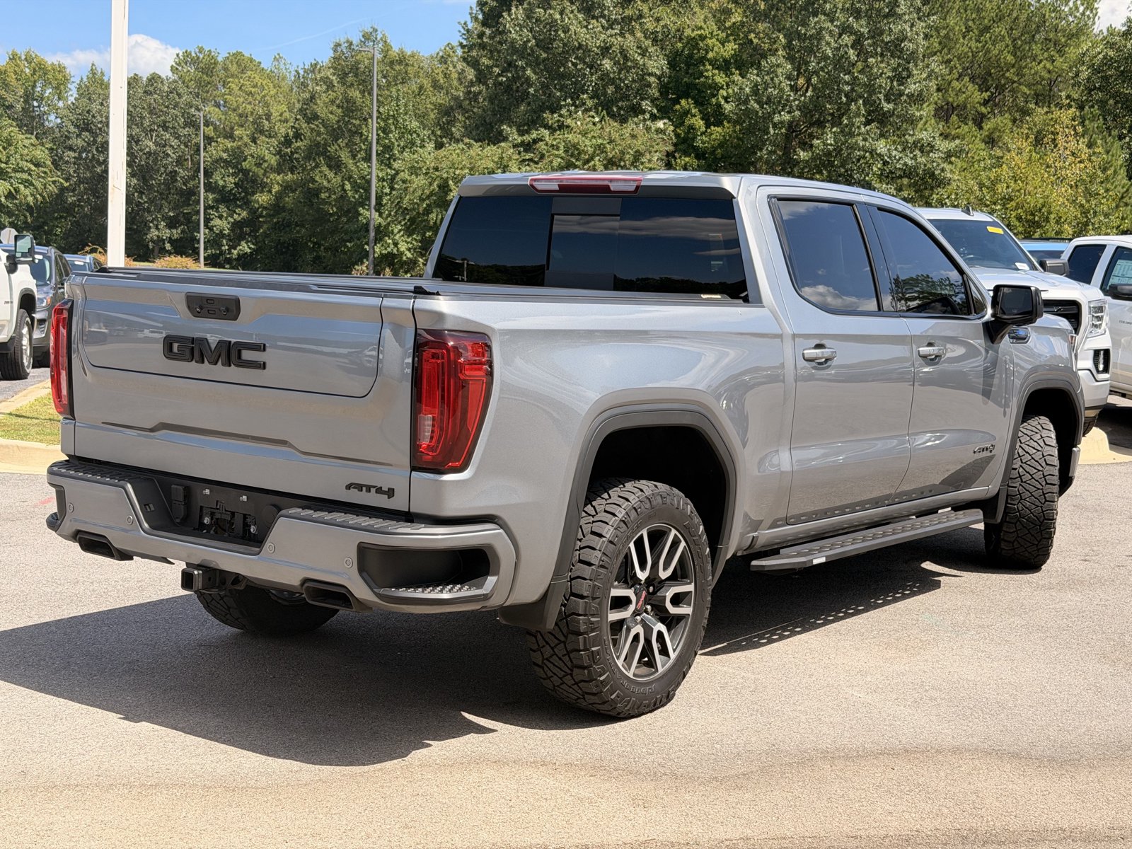 Used 2023 GMC Sierra 1500 AT4 w/ AT4 Preferred Package AWD/4WD image 12