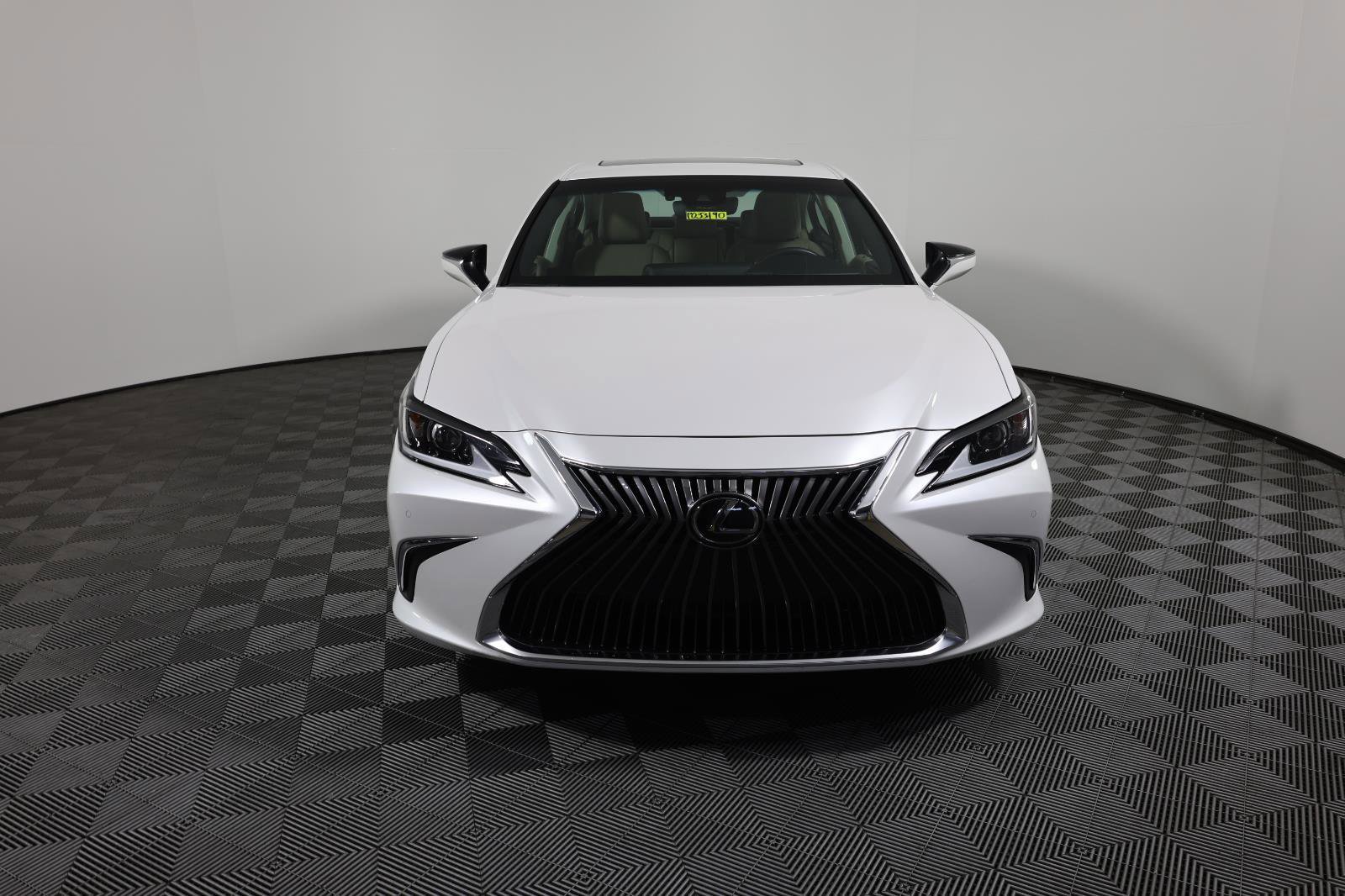 Used 2019 Lexus ES 350 w/ Premium Package image 2