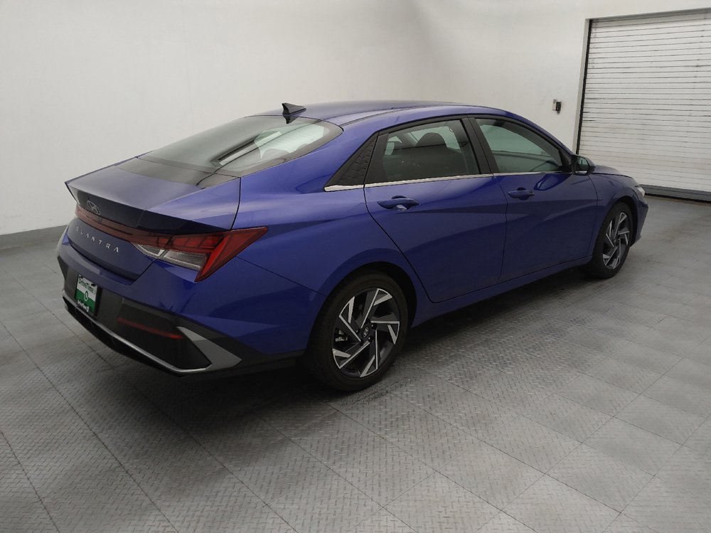 Used 2025 Hyundai Elantra SEL FWD image 10