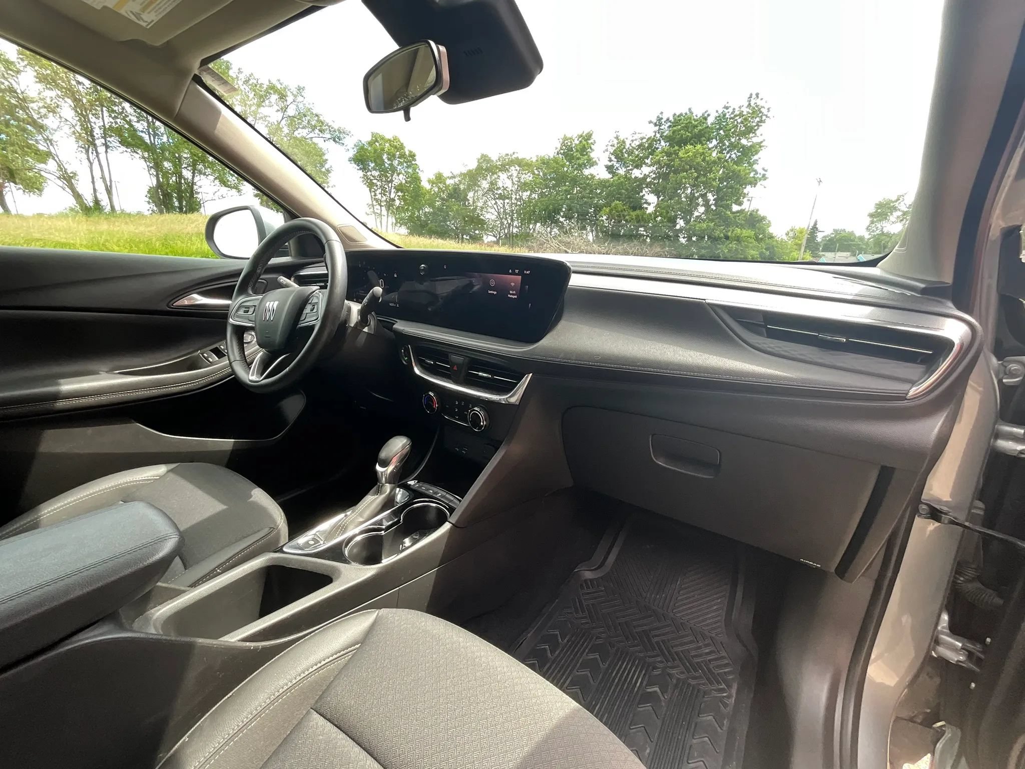 Used 2025 Buick Encore GX Preferred AWD/4WD image 15