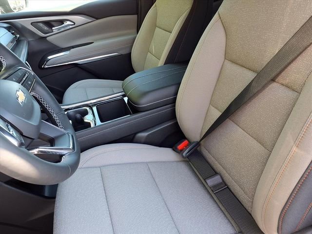 New 2026 Chevrolet Traverse LT FWD image 3