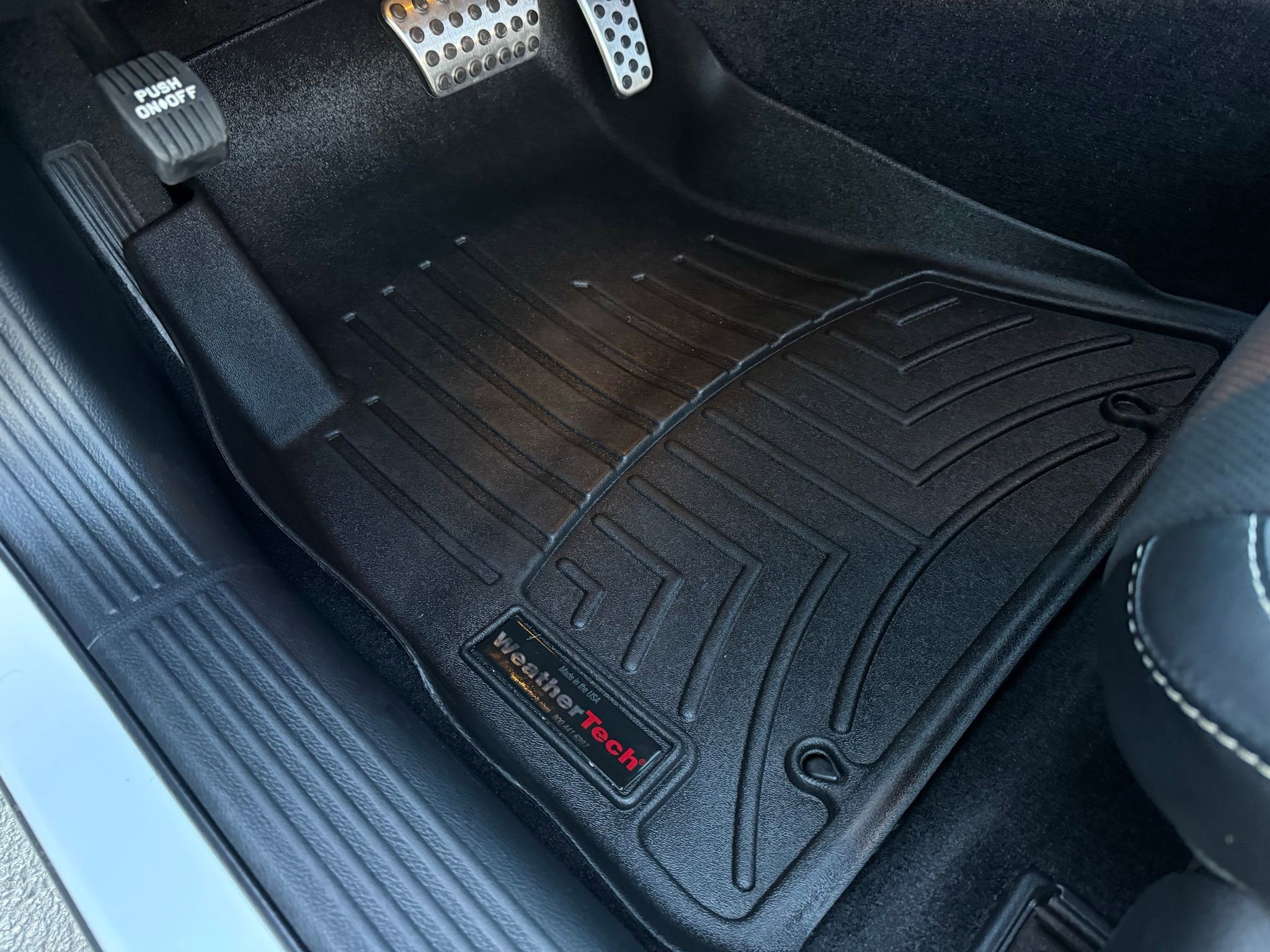 Used 2016 Dodge Challenger SRT Hellcat image 37