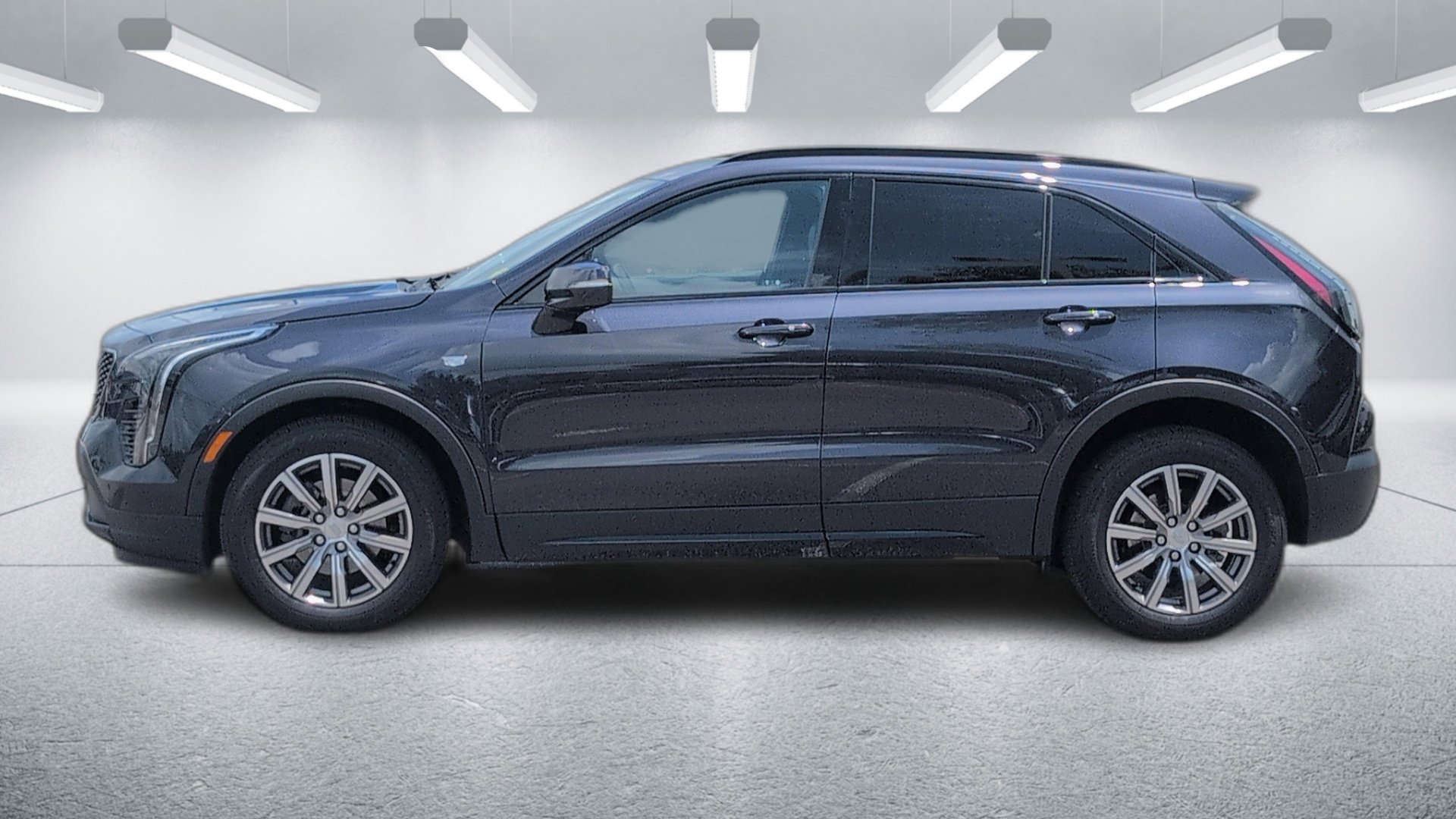 Certified 2022 Cadillac XT4 Sport w/ Enhanced Visibility Package FWD image 2