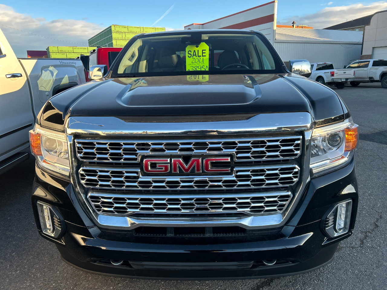 Used 2021 GMC Canyon Denali image 3