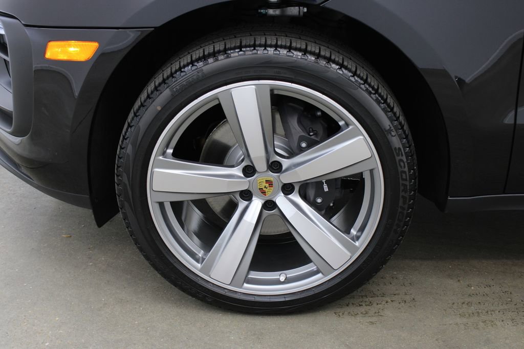 New 2025 Porsche Macan image 12