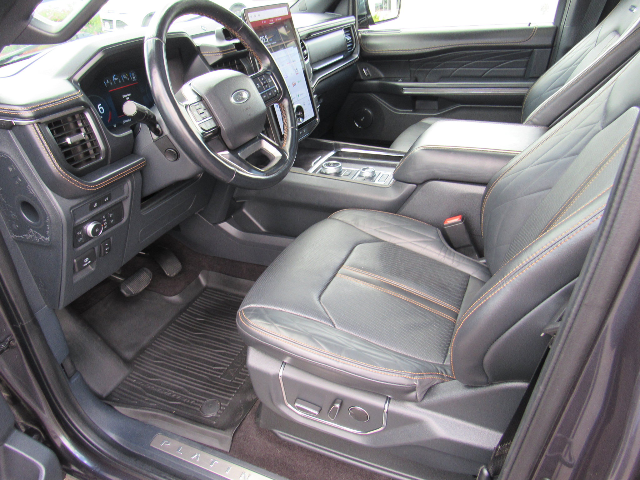 Used 2022 Ford Expedition Platinum AWD/4WD image 14