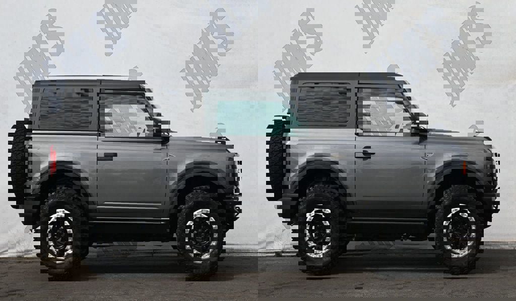 Used 2023 Ford Bronco Wildtrak image 4