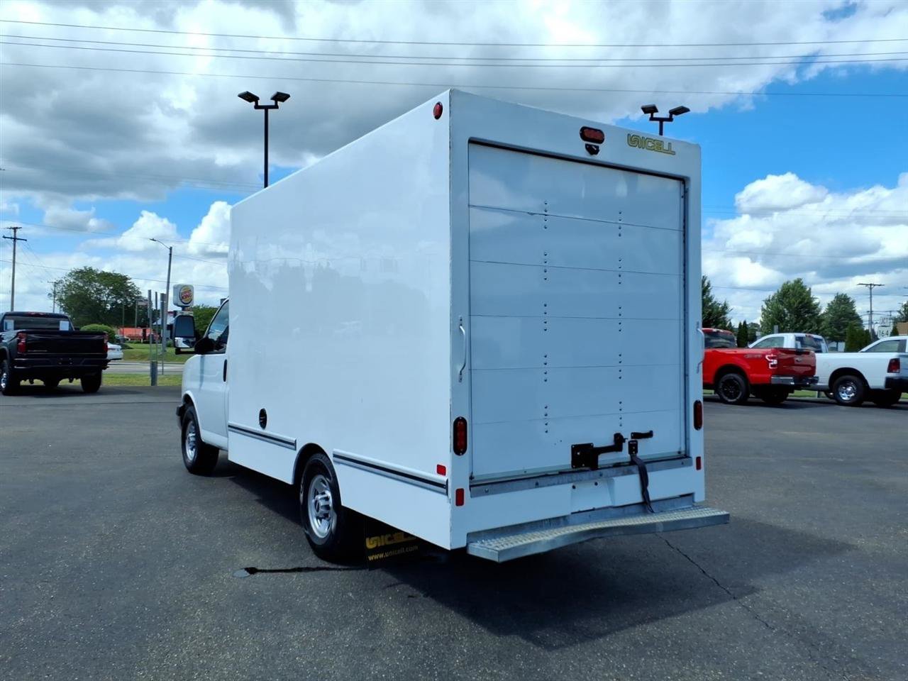 Used 2023 GMC Savana 3500 w/ Power Convenience Package RWD image 7