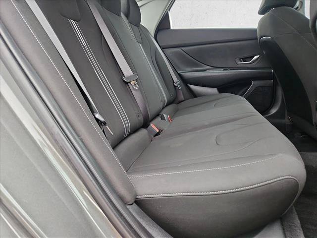 Used 2024 Hyundai Elantra SEL FWD image 18