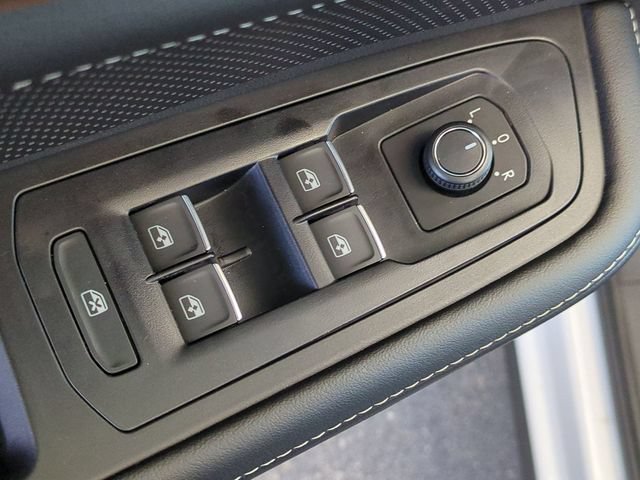 Used 2026 Volkswagen Atlas SE FWD image 25