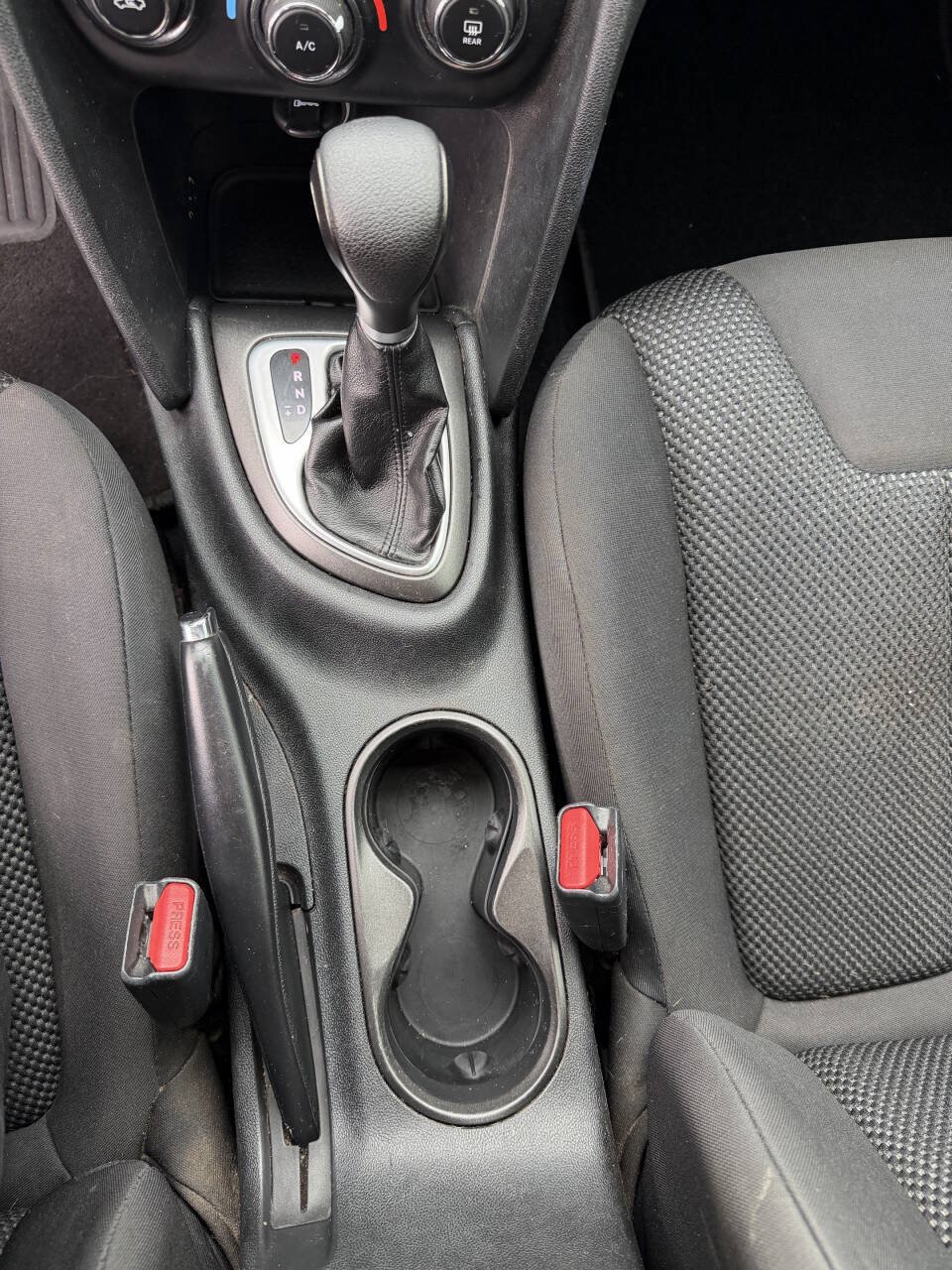 Used 2016 Dodge Dart SE w/ Convenience Group FWD image 18