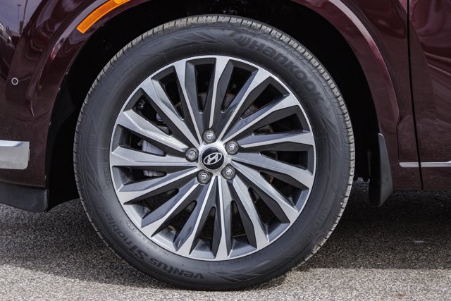 Used 2023 Hyundai Palisade Calligraphy image 9