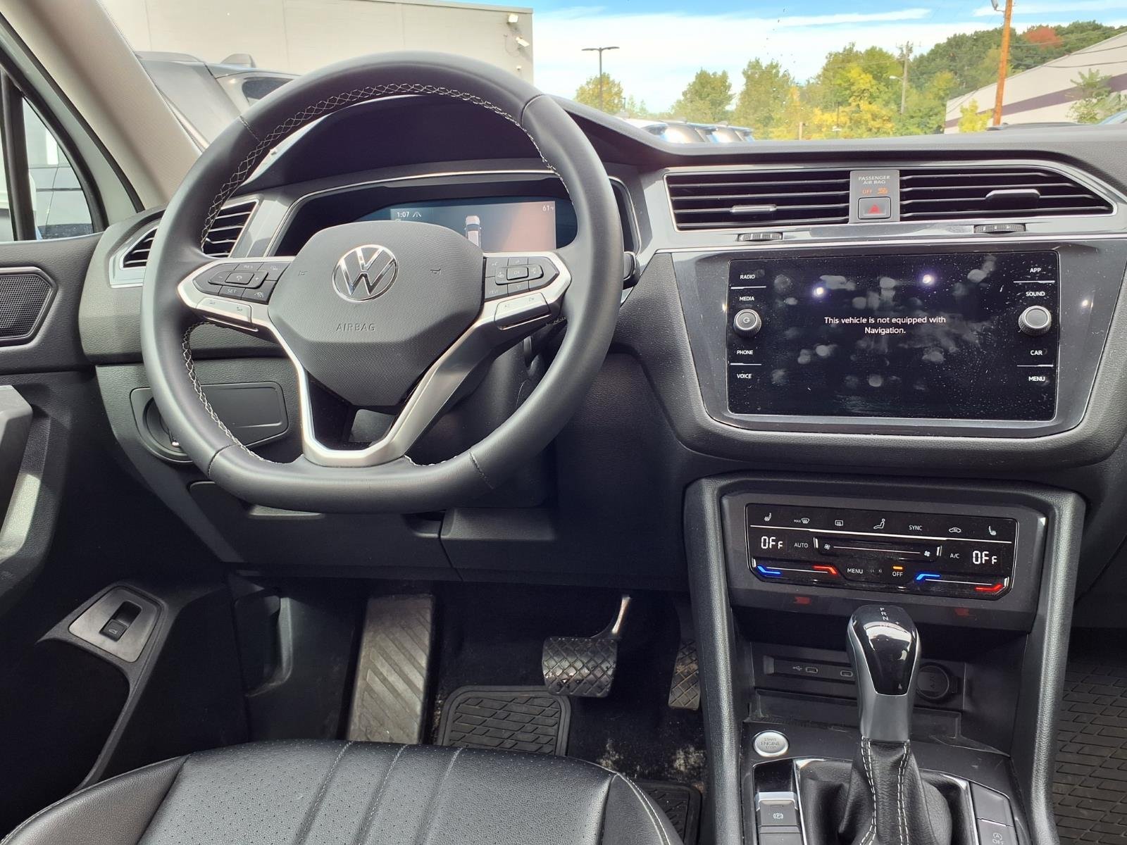 Used 2022 Volkswagen Tiguan SE AWD/4WD image 6