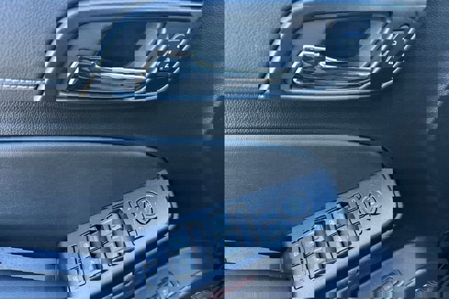 Used 2020 GMC Yukon SLT w/ Open Road Package image 12