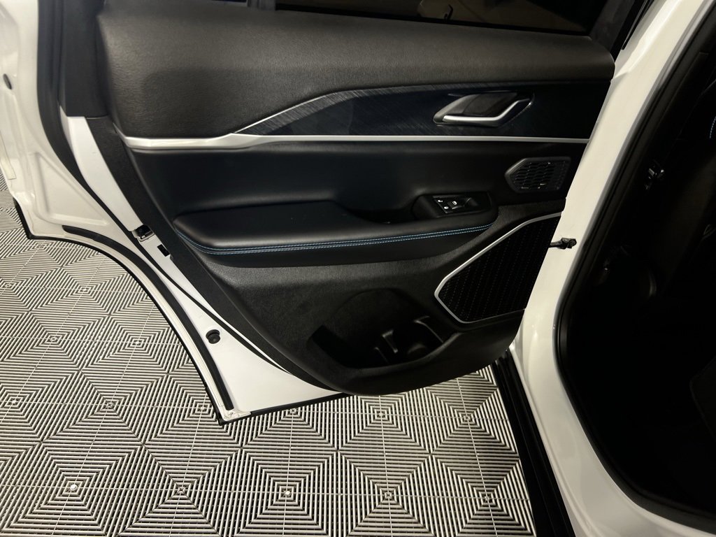 Used 2023 Jeep Grand Cherokee Trailhawk w/ Advanced Protech Group II image 27