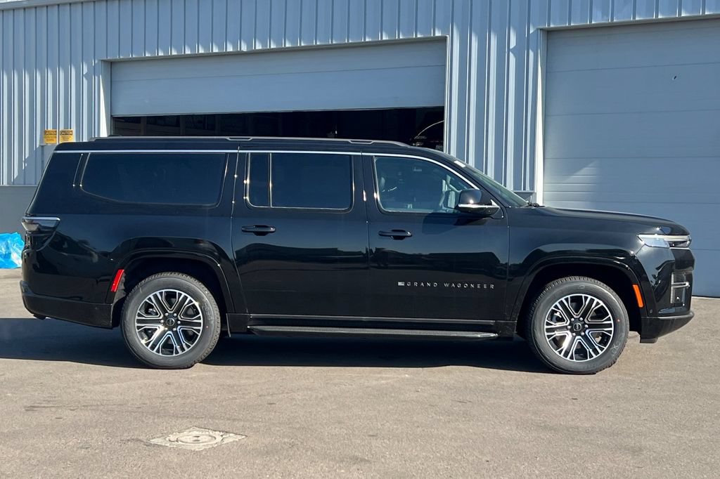 New 2026 Jeep Grand Wagoneer L 4WD w/ Premium Group I image 3