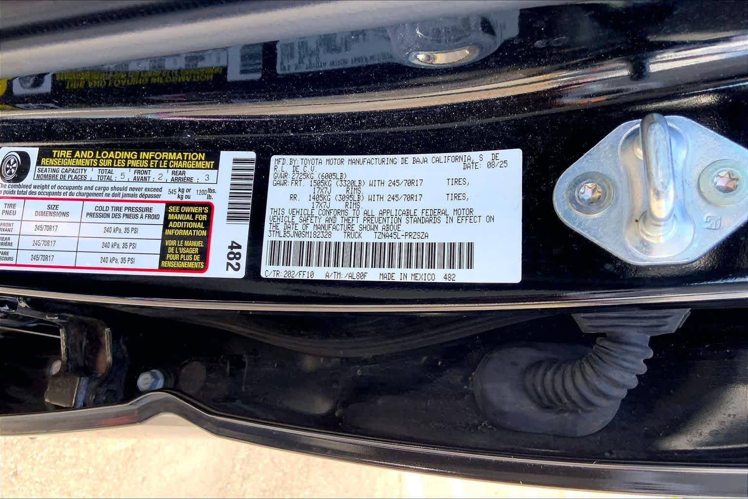 Used 2025 Toyota Tacoma SR5 AWD/4WD image 33