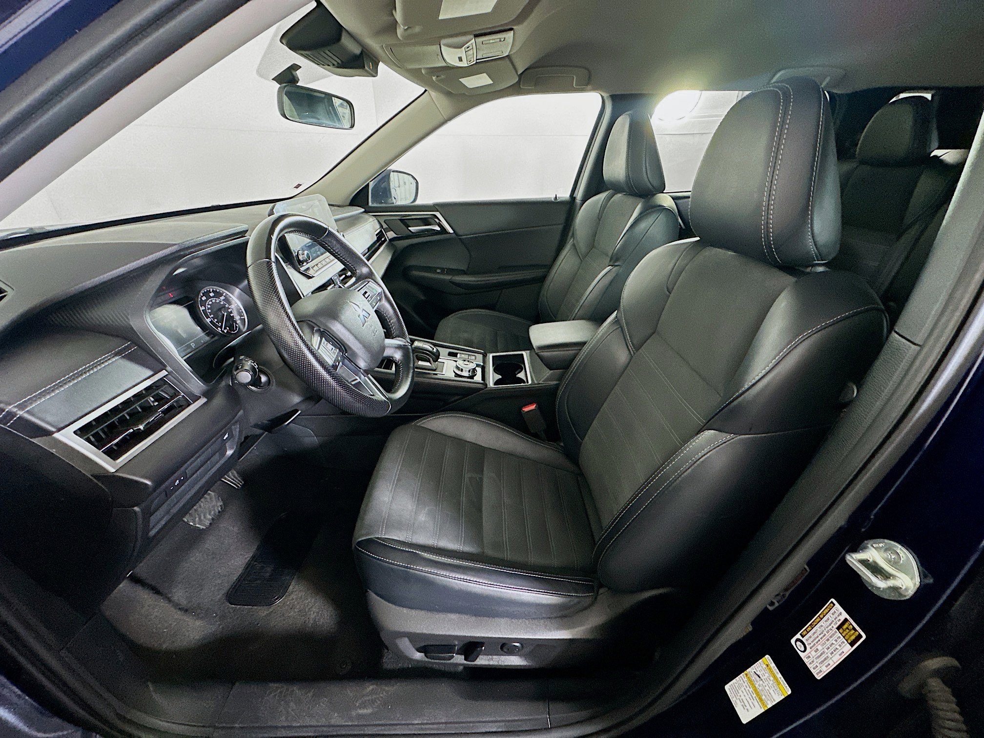 Used 2024 Mitsubishi Outlander SE FWD image 13