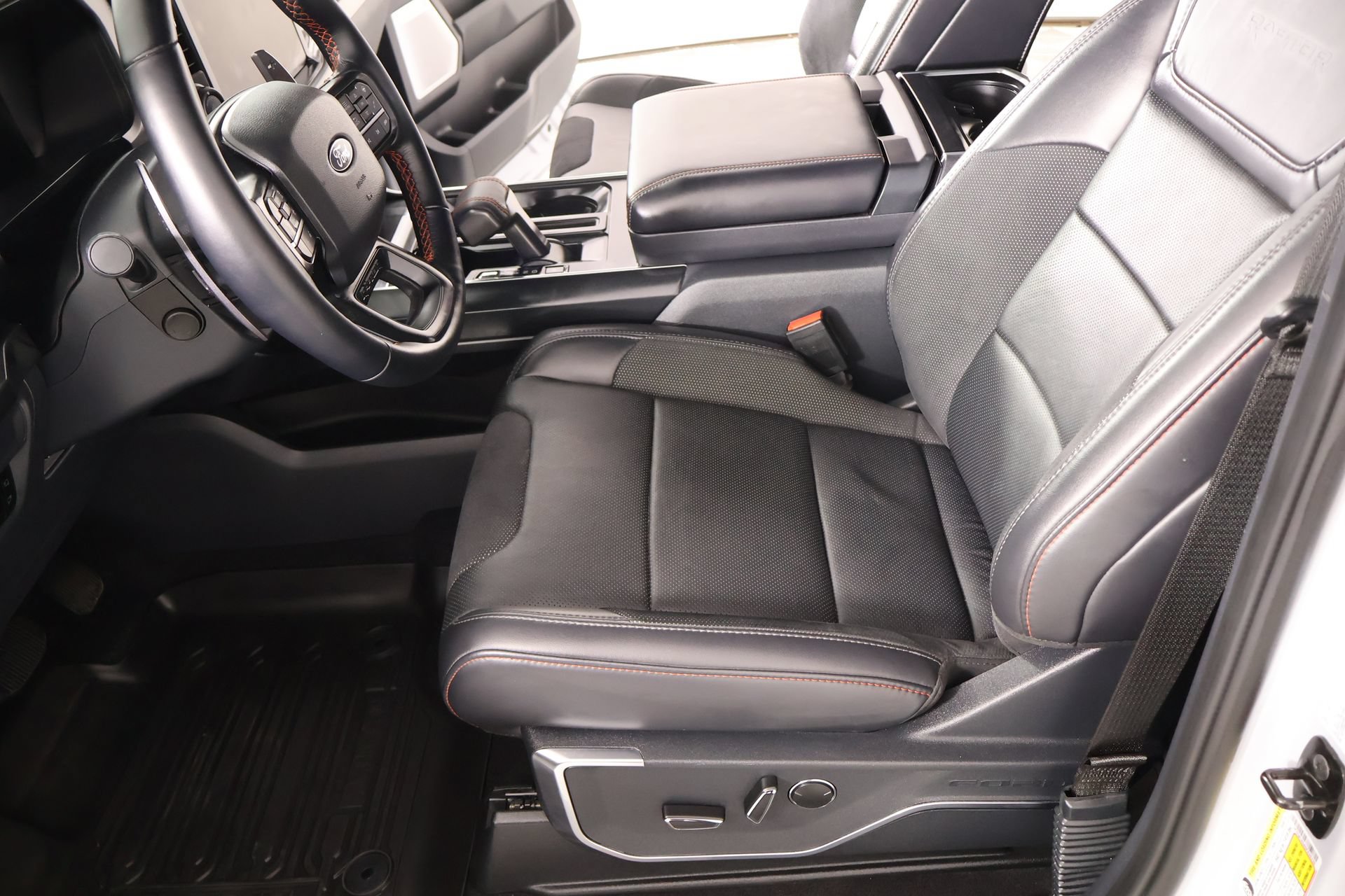 Used 2025 Ford F150 Raptor AWD/4WD image 13