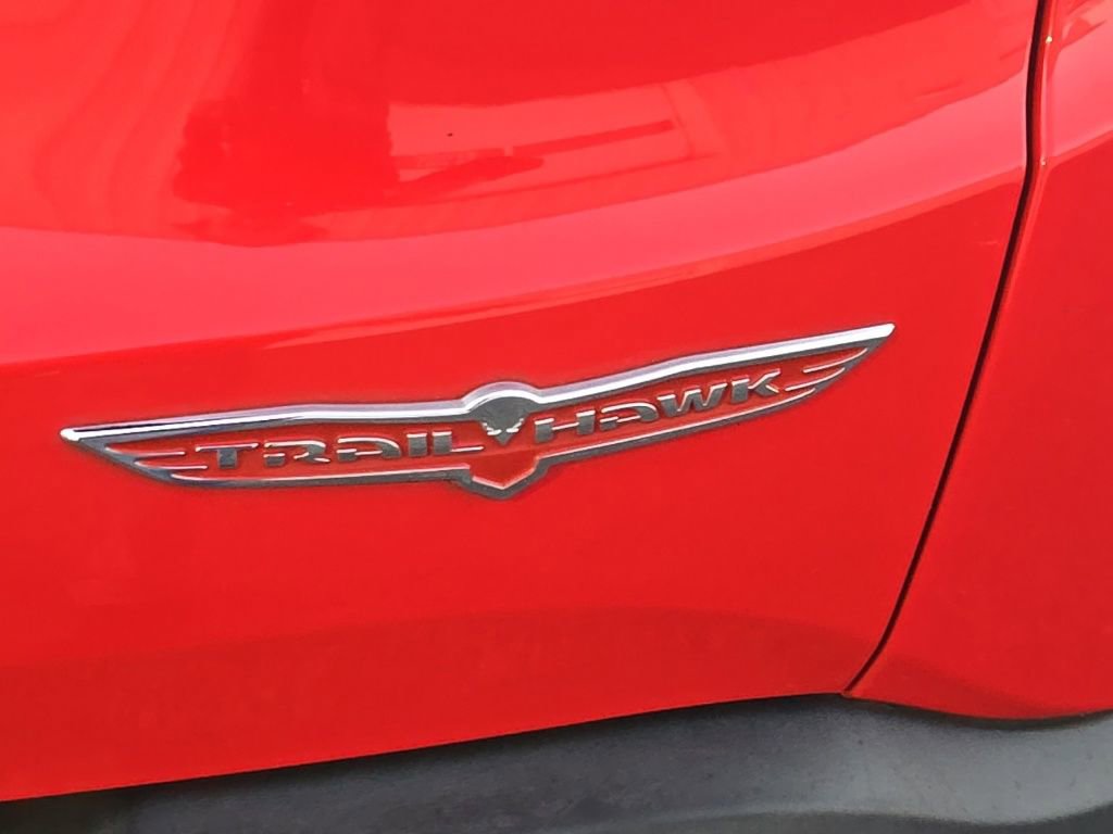 Used 2016 Jeep Renegade Trailhawk w/ Premium Trailhawk Package image 8