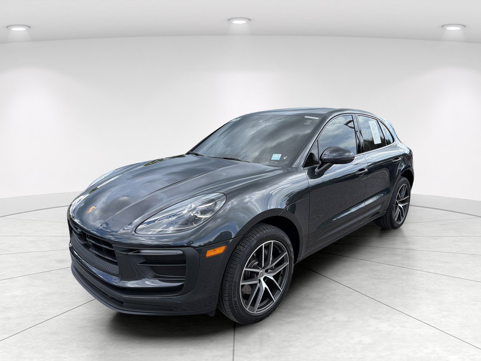 Used 2025 Porsche Macan Turbo AWD/4WD image 8