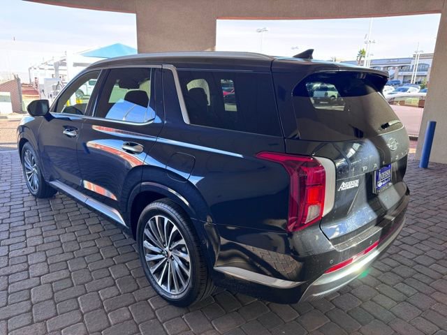 Used 2024 Hyundai Palisade Calligraphy image 3