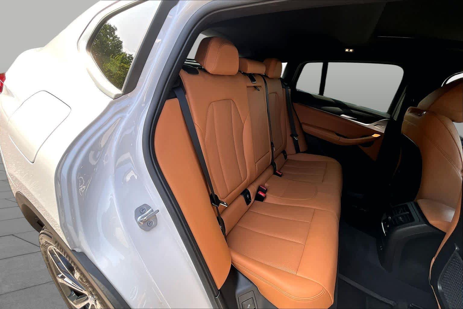 Used 2024 BMW X4 xDrive30i w/ Premium Package AWD/4WD image 19