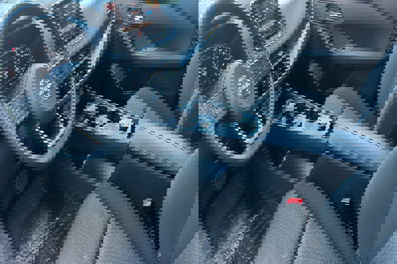 Used 2024 Nissan Rogue SV image 14