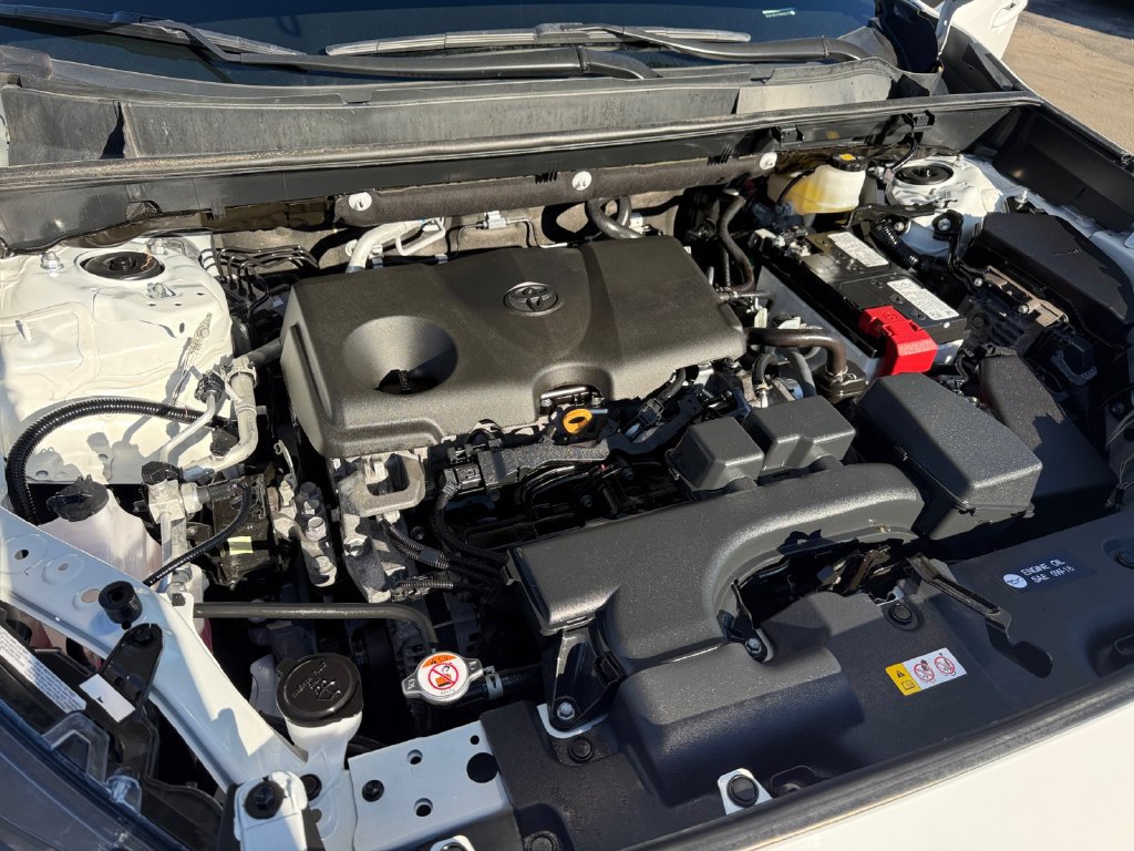 Certified 2025 Toyota RAV4 XLE AWD/4WD image 30