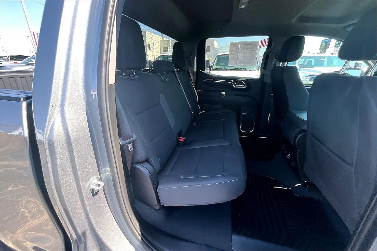 Used 2023 Chevrolet Silverado 1500 LT AWD/4WD image 24