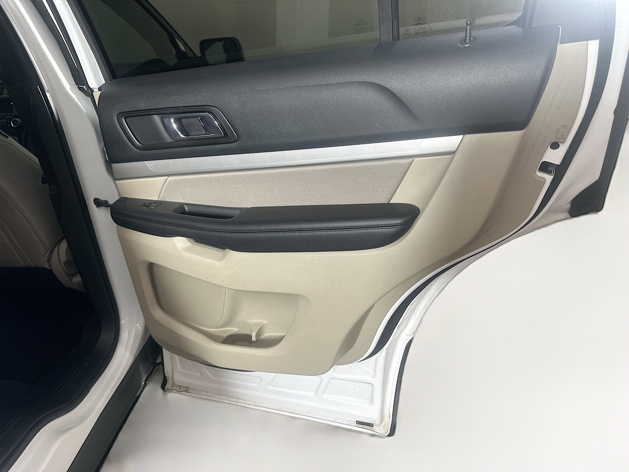 Used 2018 Ford Explorer FWD image 29