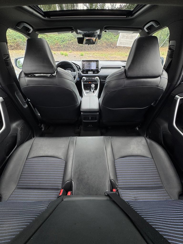 Used 2021 Toyota RAV4 XSE w/ XSE Grade Weather Package AWD/4WD image 13