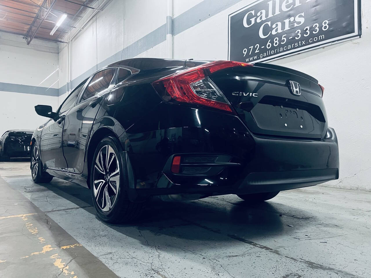 Used 2017 Honda Civic EX-L image 4