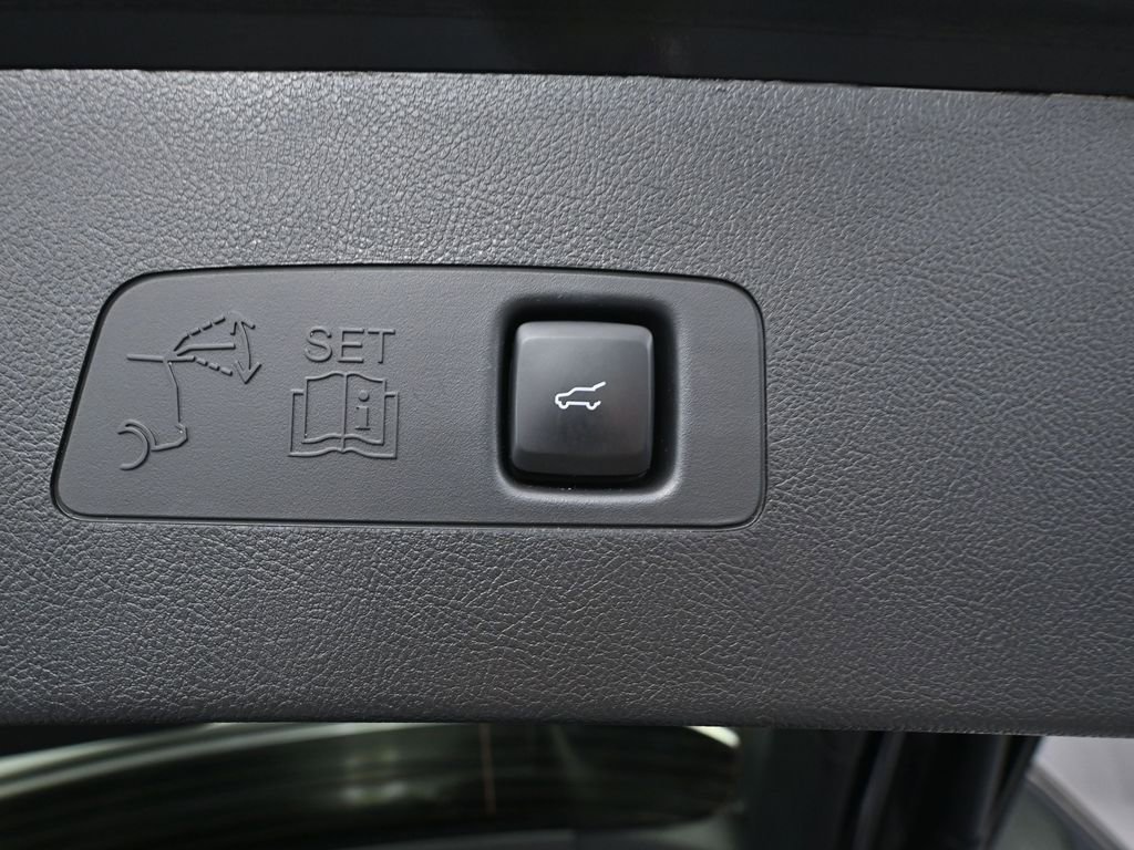 Used 2024 Lincoln Corsair Premiere image 40