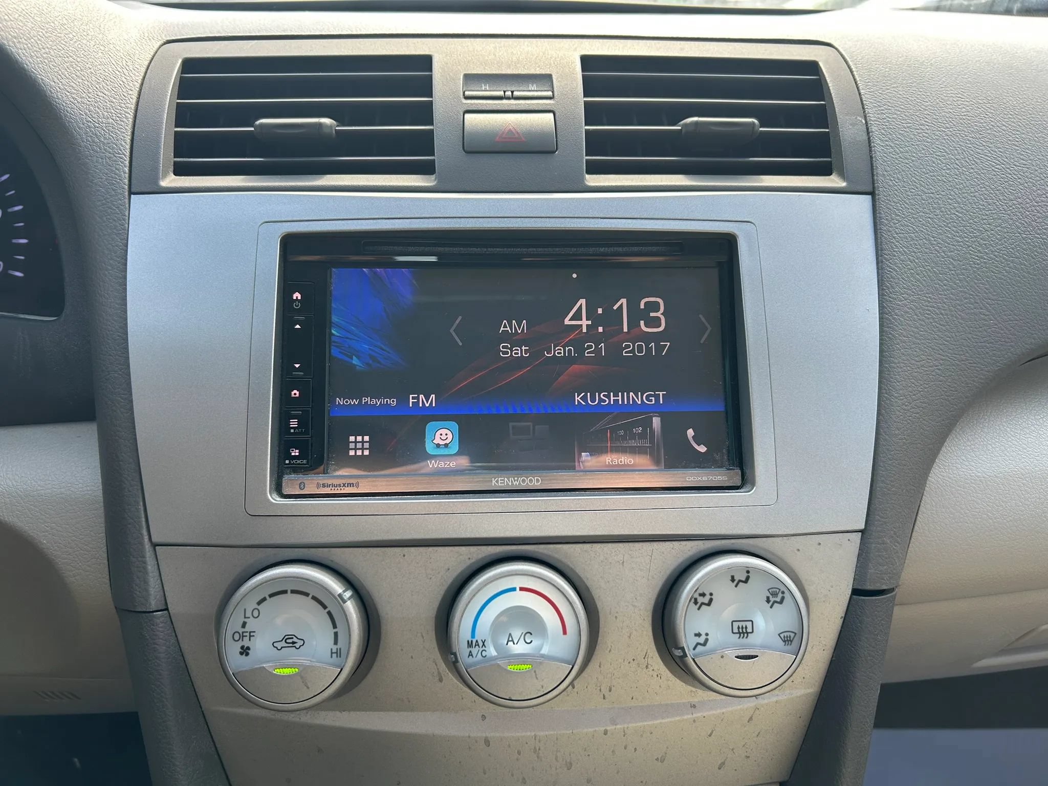Used 2010 Toyota Camry LE FWD image 22