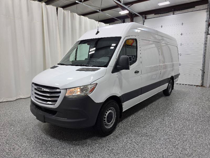 Used 2021 Freightliner Sprinter 2500 RWD image 2
