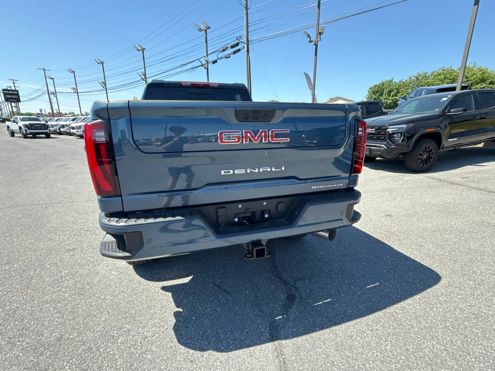 New 2026 GMC Sierra 3500 Denali w/ Denali Reserve Package AWD/4WD image 10