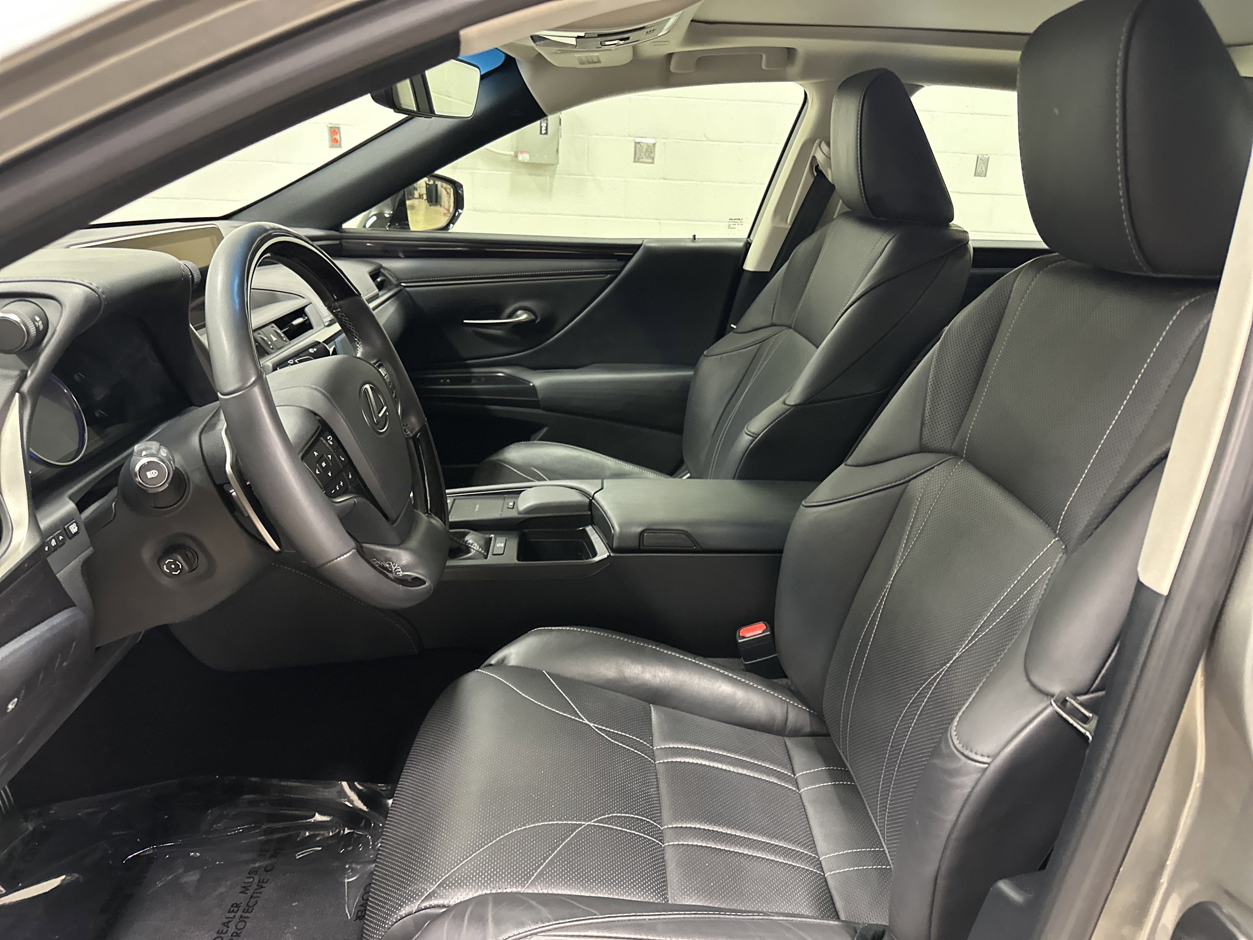 Used 2020 Lexus ES 350 w/ Accessory Package FWD image 16