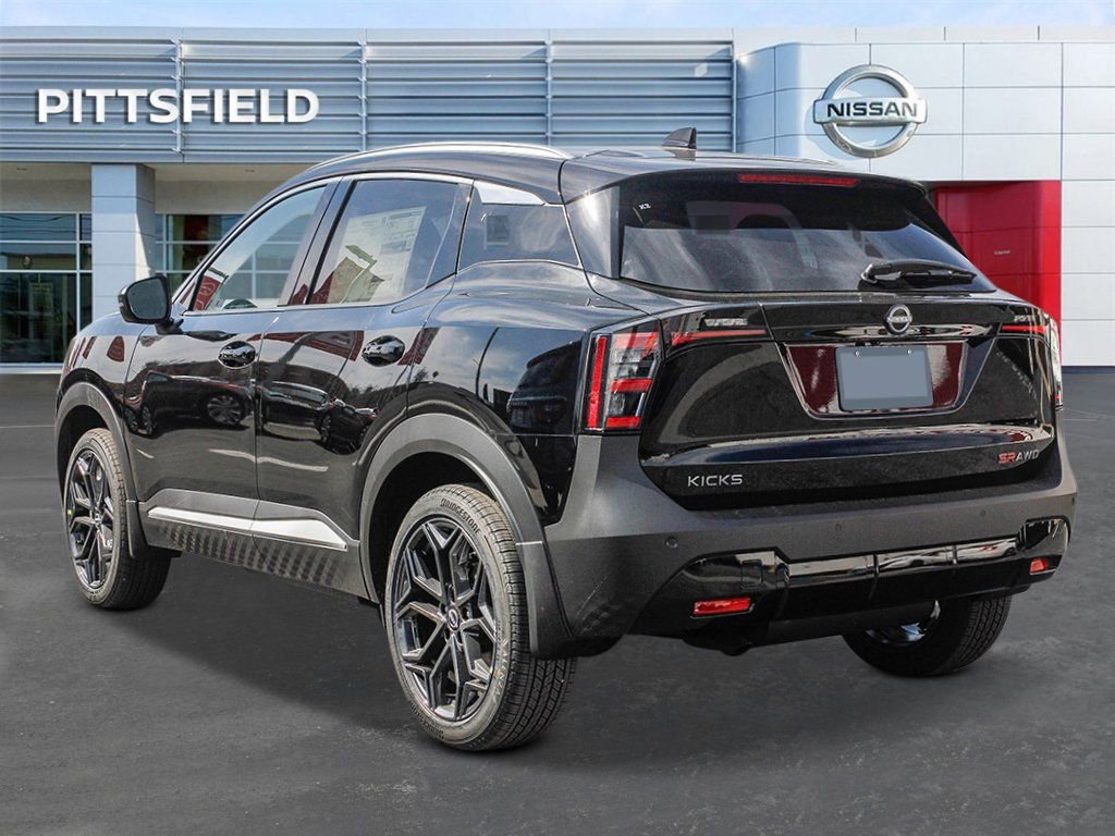 New 2025 Nissan Kicks SR image 5