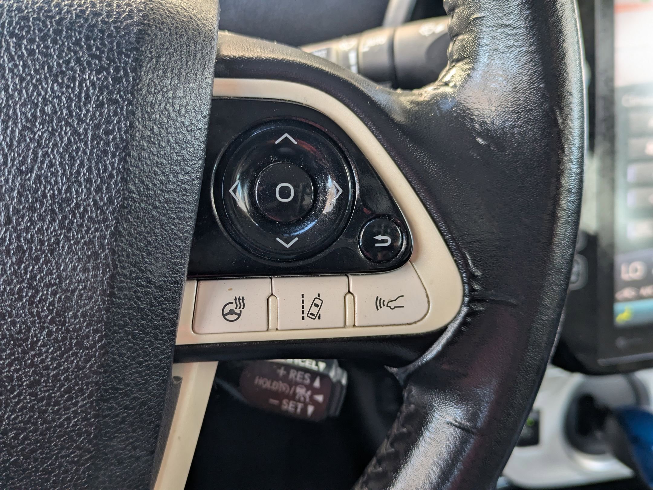 Used 2017 Toyota Prius Prime Plus image 25