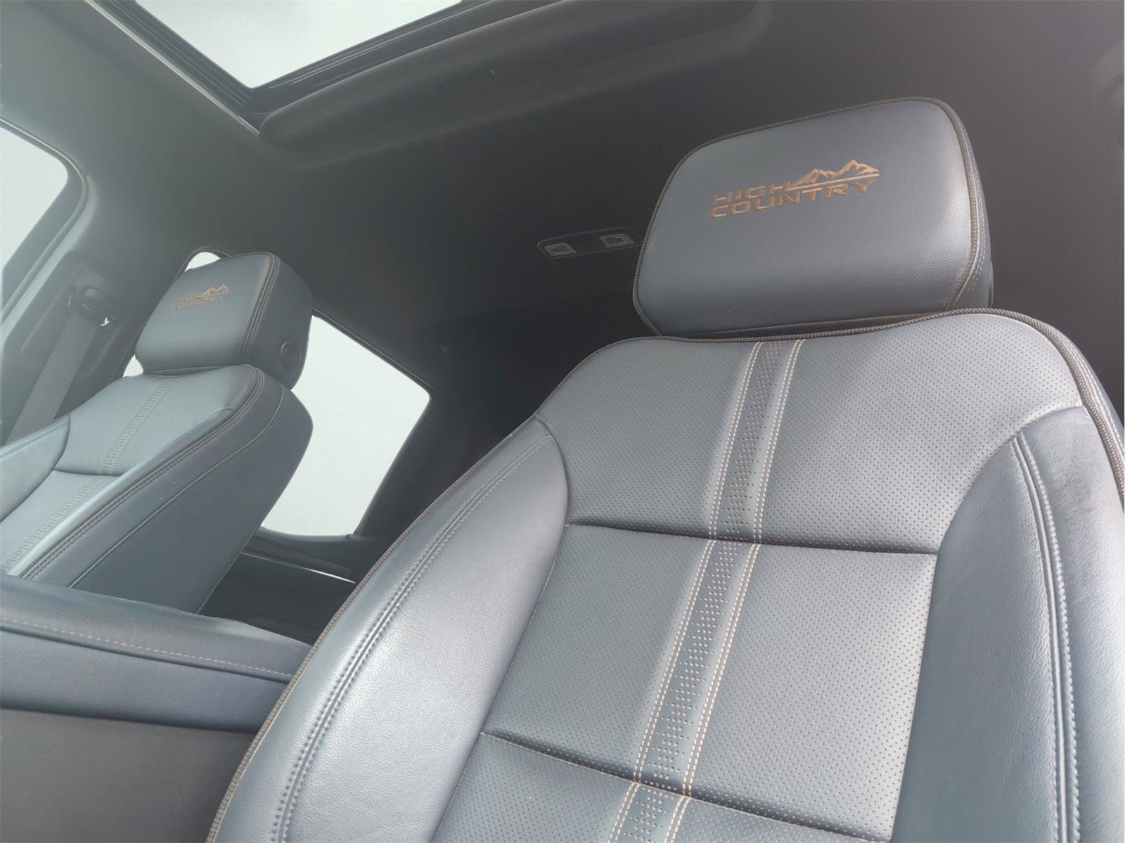 Used 2022 Chevrolet Silverado 1500 High Country w/ High Country Premium Package image 9